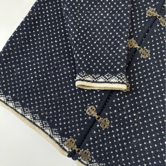 [SOLD] VINTAGE point zero 100% wool nordic fair isle navy blue grandma cardigan - Picture 7 of 11